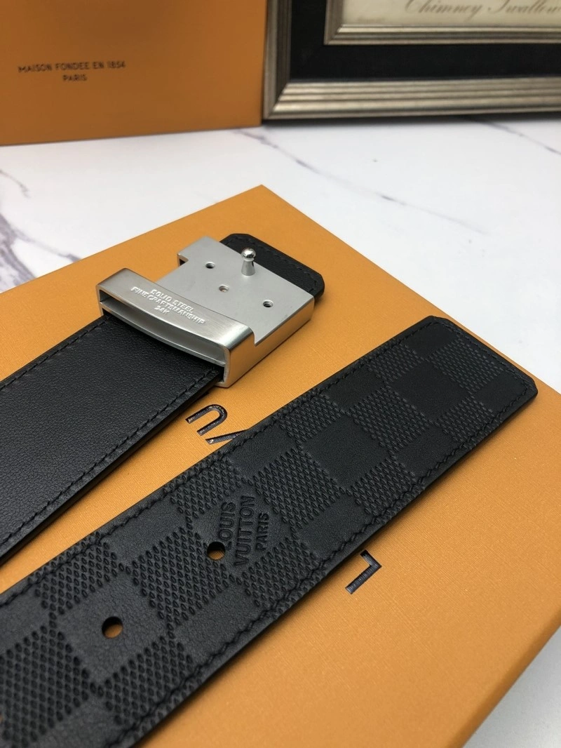 Bright Louis Vuitton Belts 300390