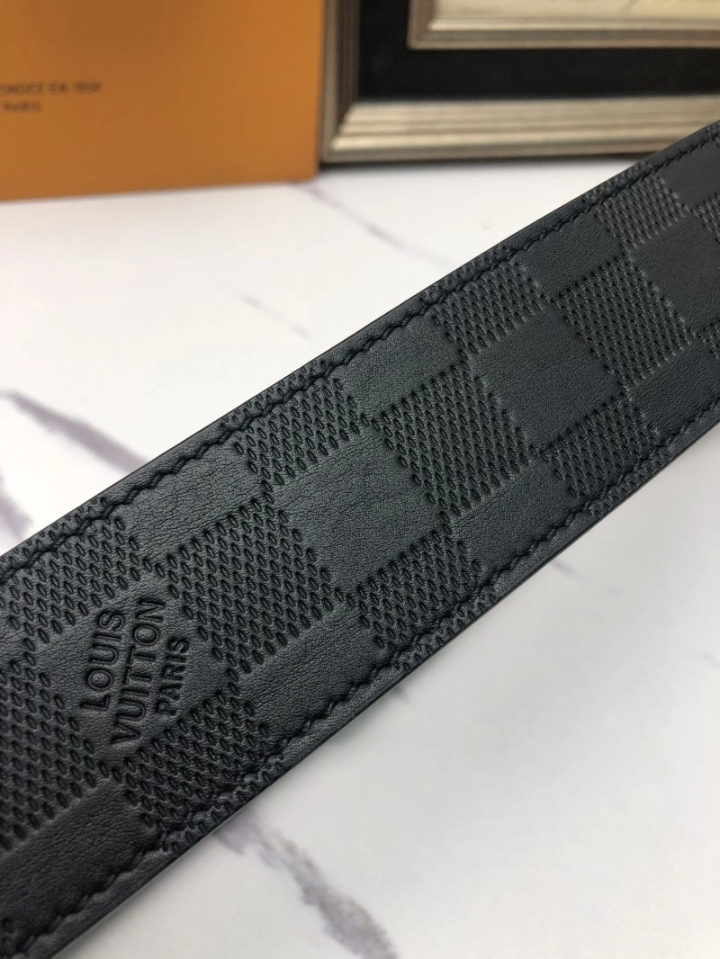 Bright Louis Vuitton Belts 300390