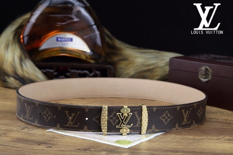Packable Louis Vuitton Belts 300337