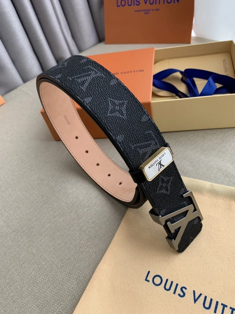 Casual Louis Vuitton Belts 300318