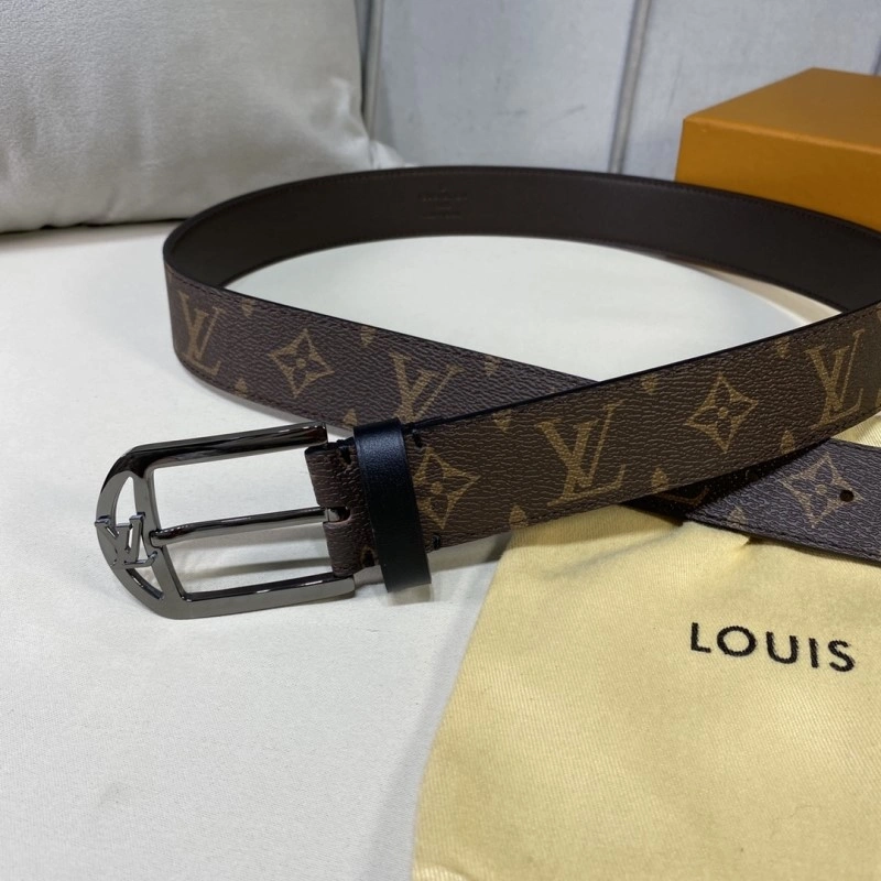 Minimalist Louis Vuitton Belts 300307