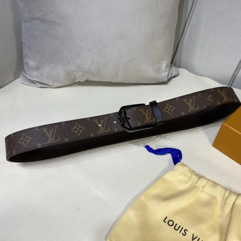 Minimalist Louis Vuitton Belts 300307