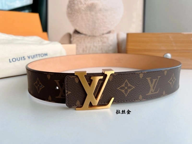Compact Louis Vuitton Belts 300295