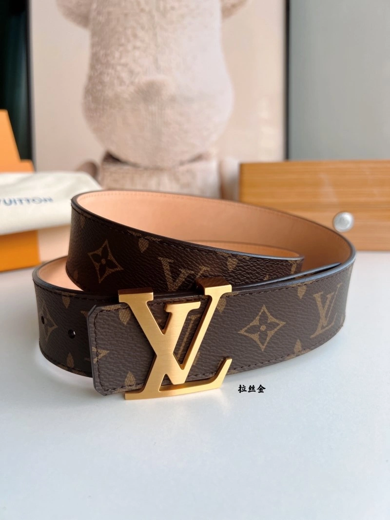 Compact Louis Vuitton Belts 300295