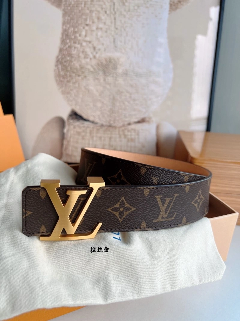 Compact Louis Vuitton Belts 300295