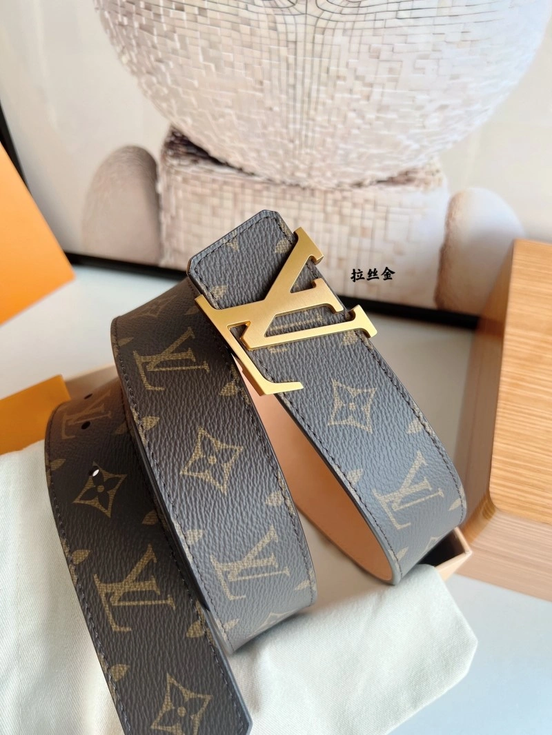 Compact Louis Vuitton Belts 300295