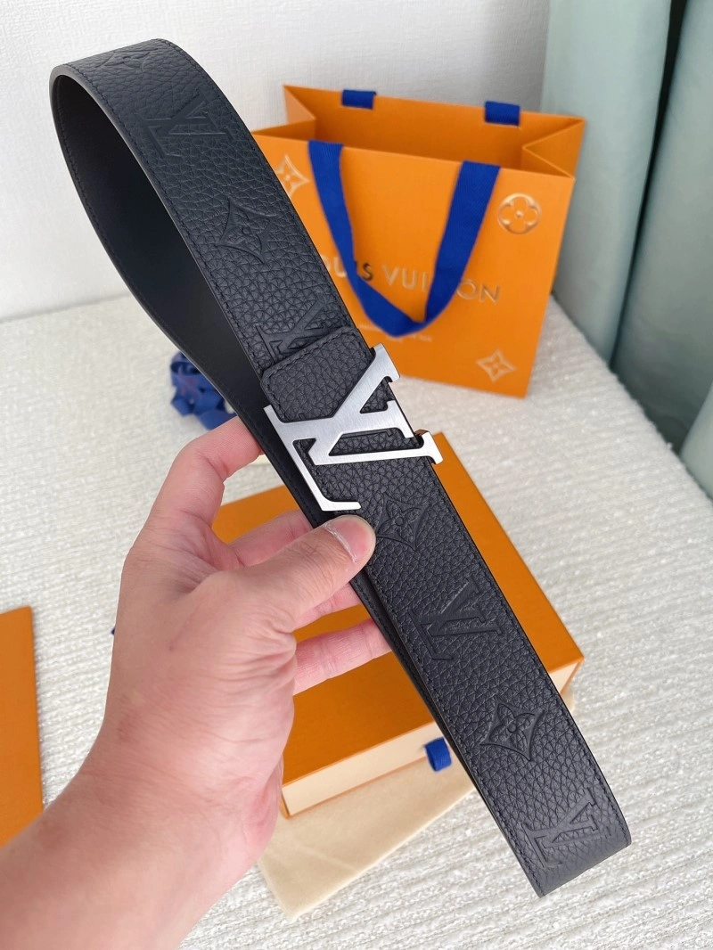 Snug Louis Vuitton Belts 300313