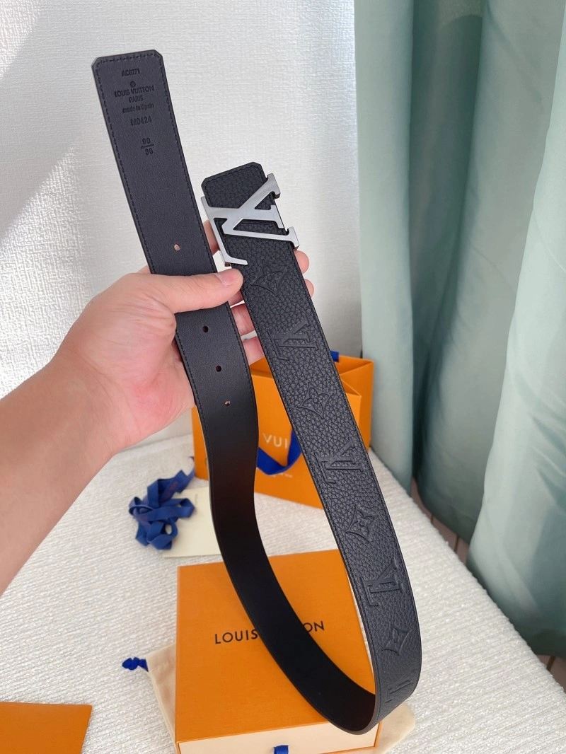 Snug Louis Vuitton Belts 300313