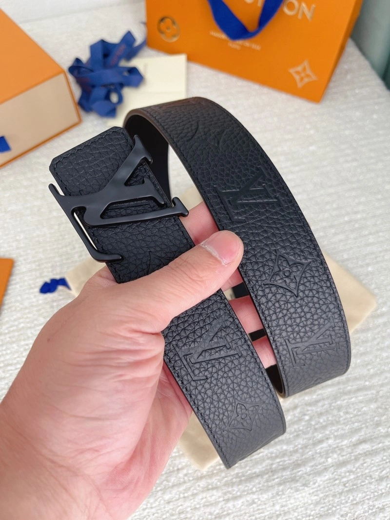 WellDesigned Louis Vuitton Belts 300286