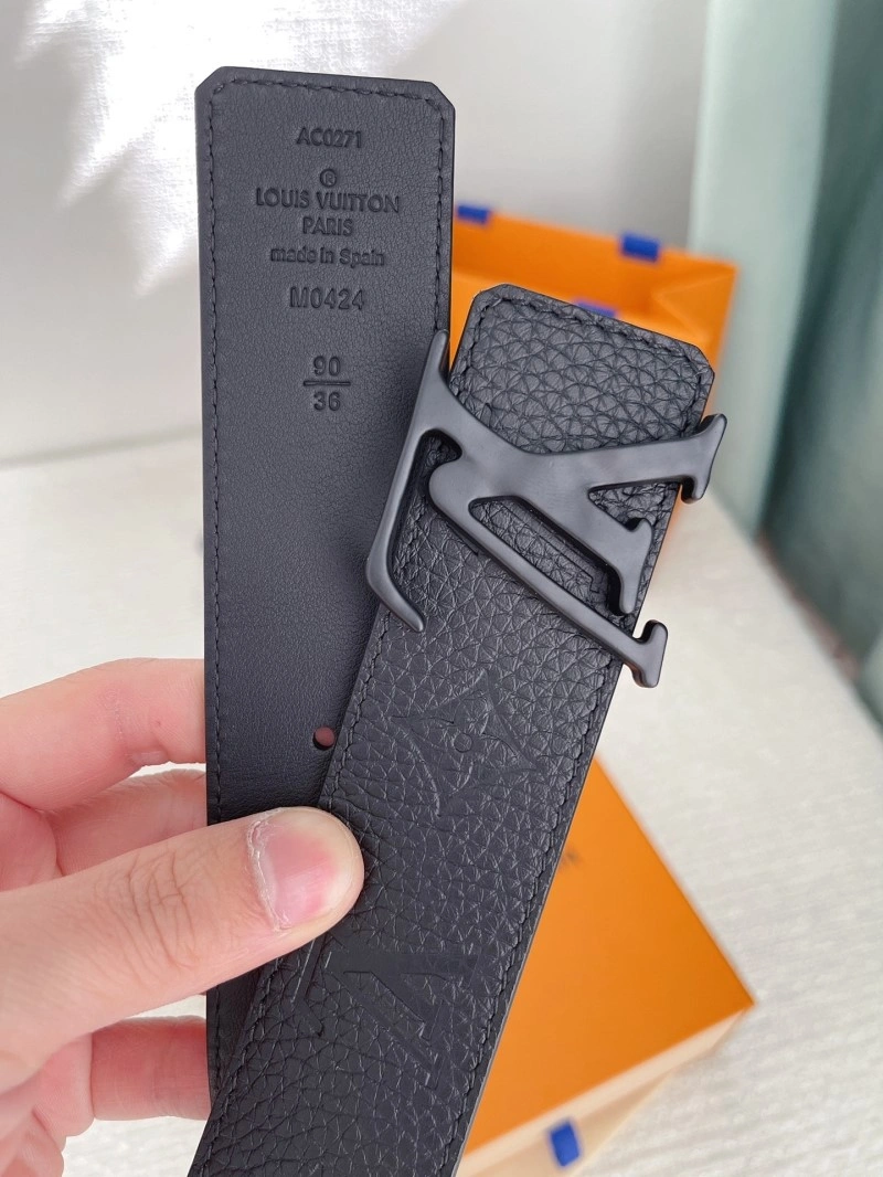 WellDesigned Louis Vuitton Belts 300286