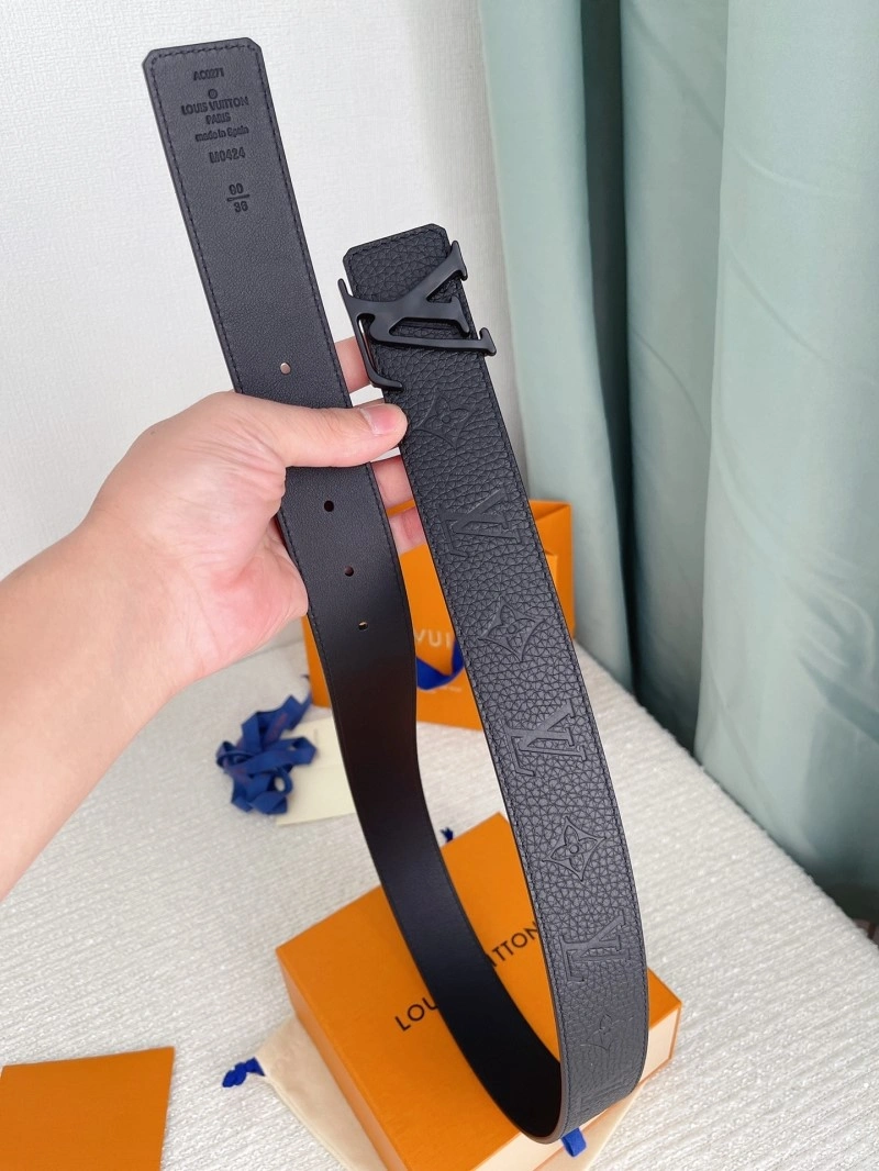 WellDesigned Louis Vuitton Belts 300286