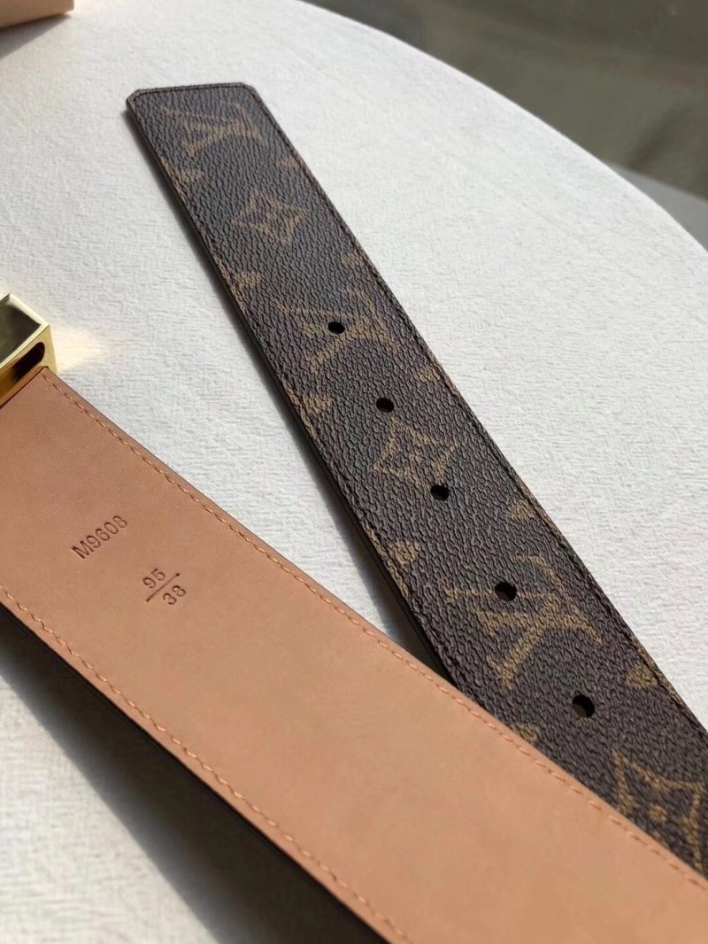 Casual Louis Vuitton Belts 300128