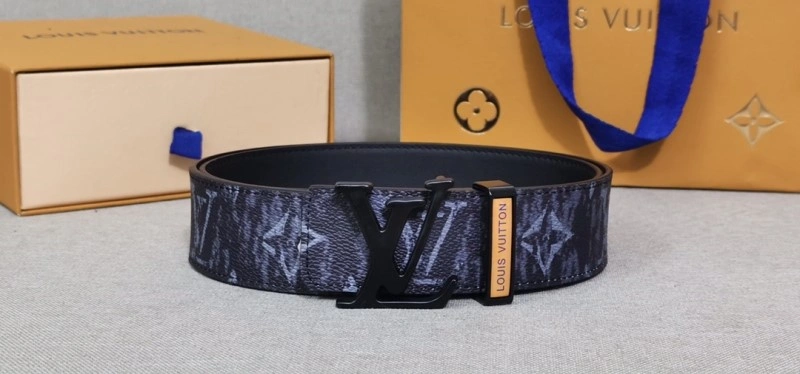 MultiPurpose Louis Vuitton Belts 300000