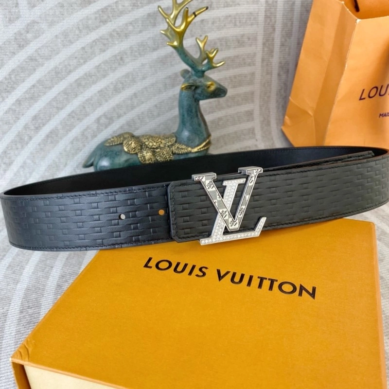 Effortless Louis Vuitton Belts 299955