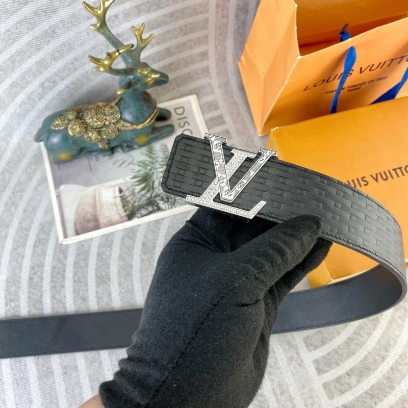 Effortless Louis Vuitton Belts 299955