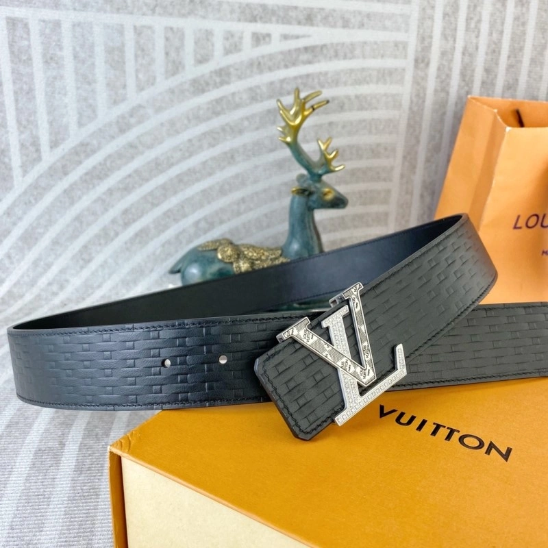 Effortless Louis Vuitton Belts 299955