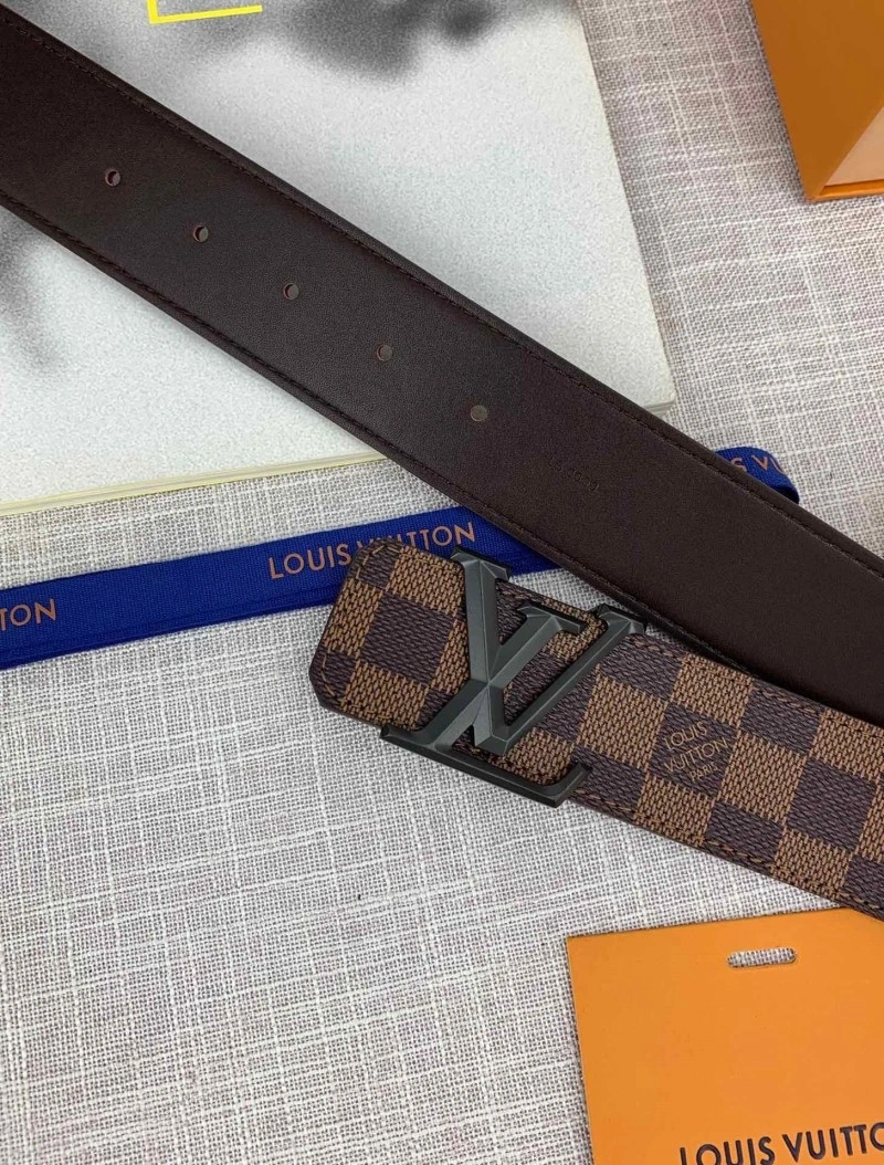 Effortless Louis Vuitton Belts 299900