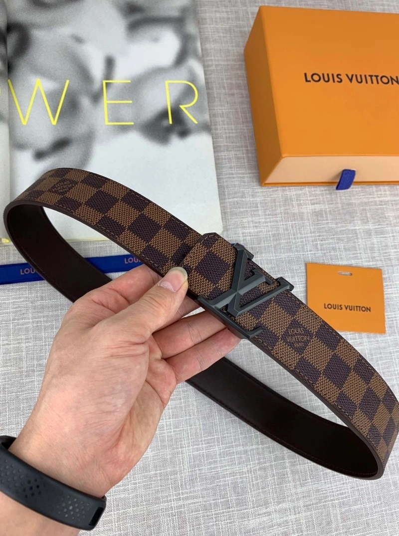 Effortless Louis Vuitton Belts 299900