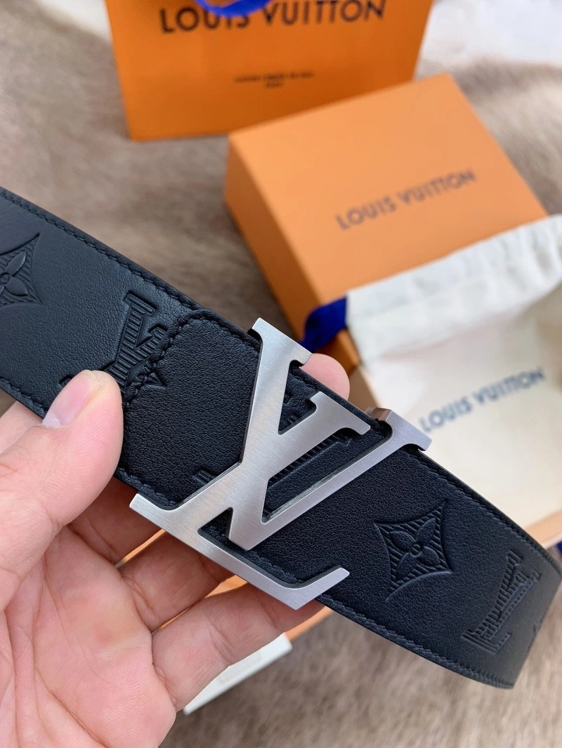 Snug Louis Vuitton Belts 299821