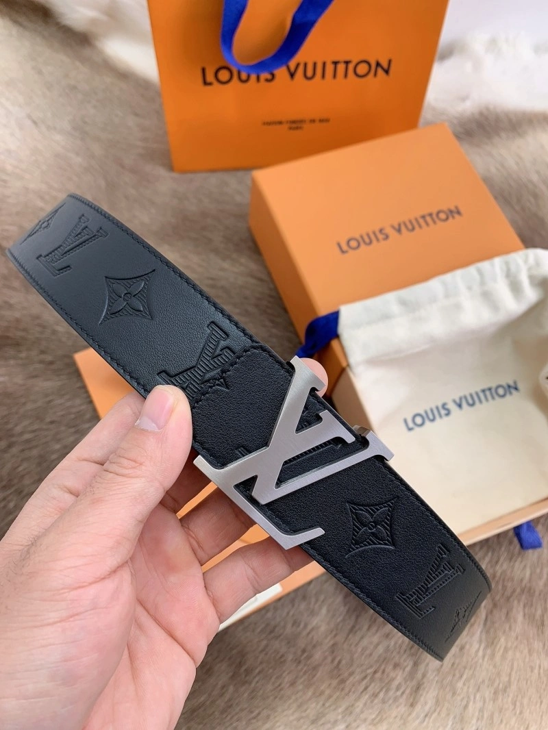Snug Louis Vuitton Belts 299821