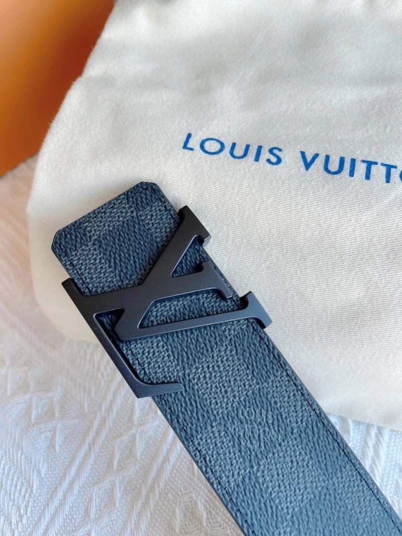 Compact Louis Vuitton Belts 299789