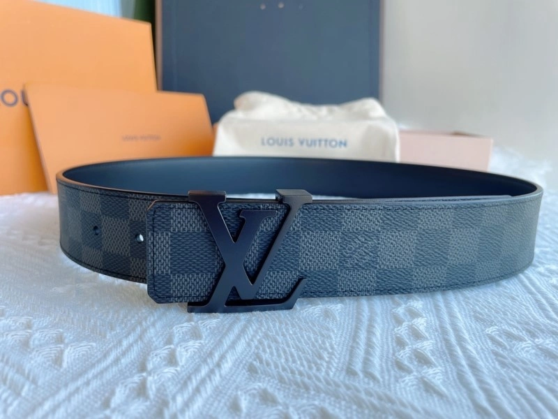 Compact Louis Vuitton Belts 299789