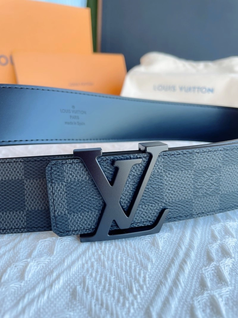 Compact Louis Vuitton Belts 299789