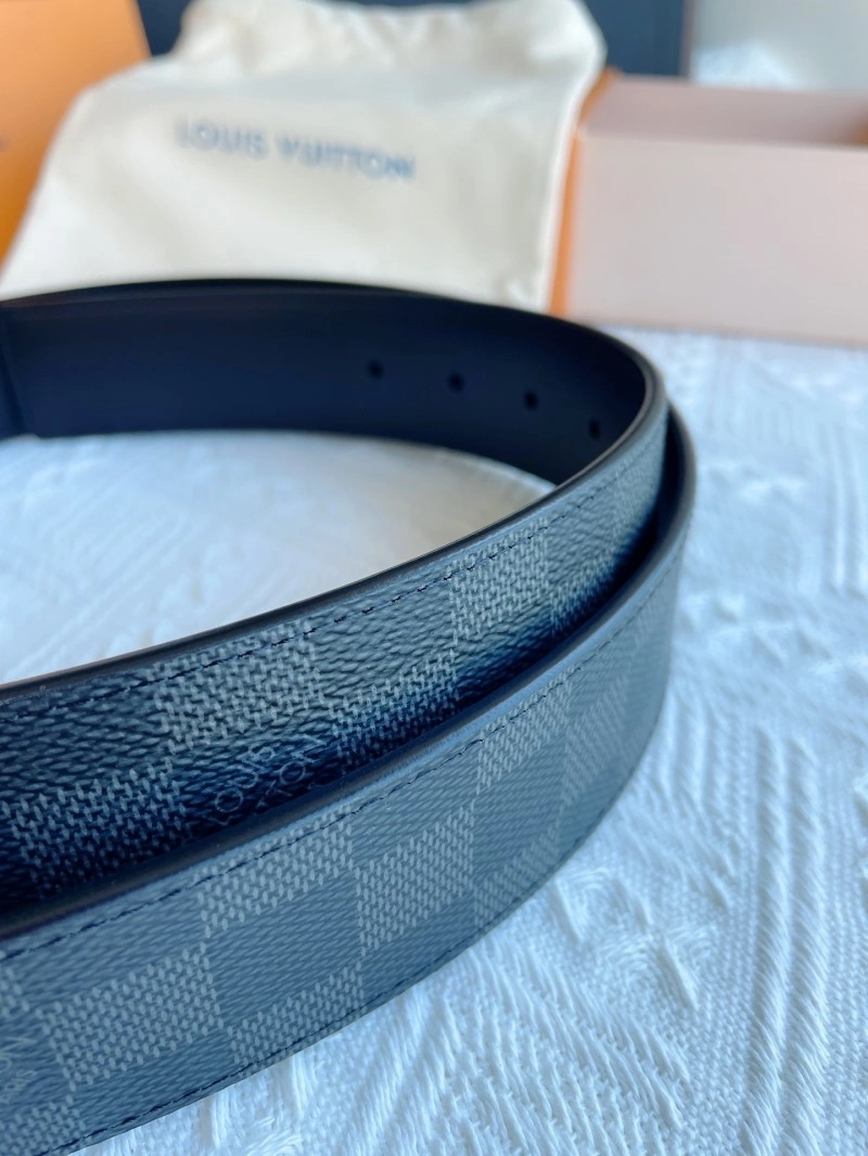 Compact Louis Vuitton Belts 299789