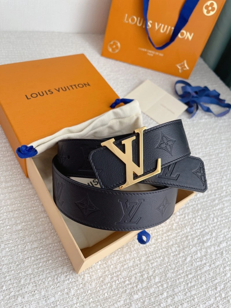 Versatile Louis Vuitton Belts 299765