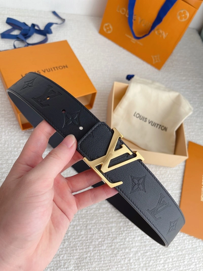Versatile Louis Vuitton Belts 299765