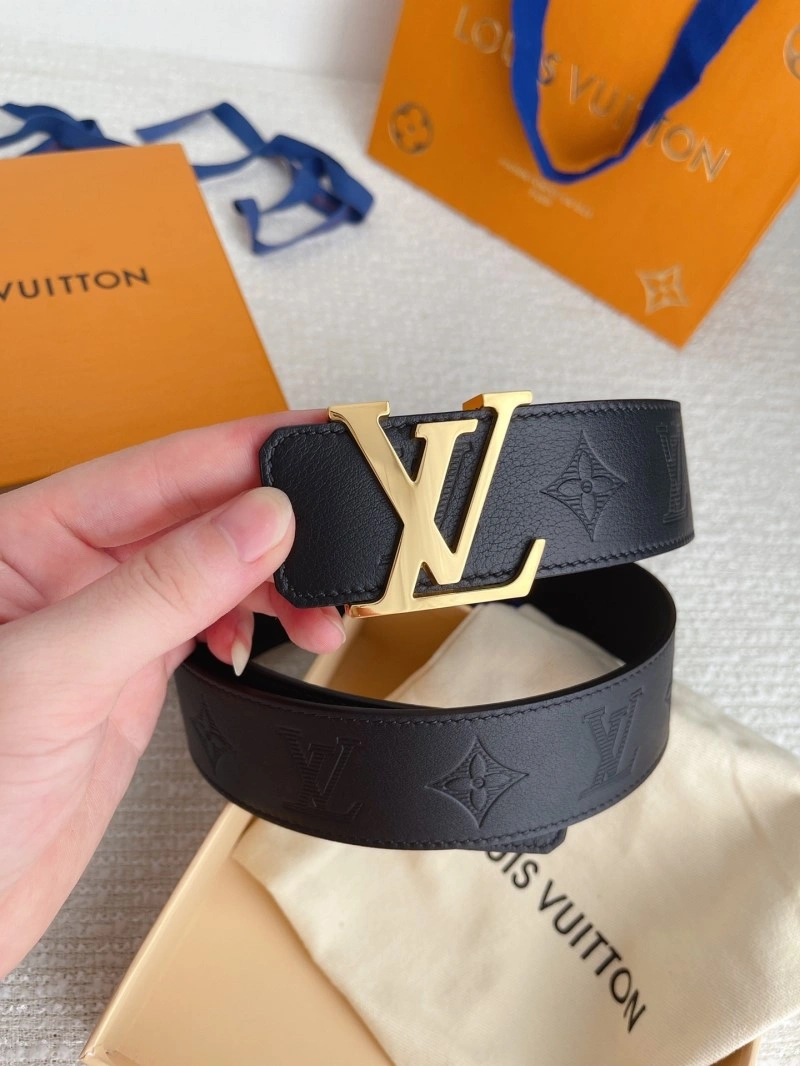 Versatile Louis Vuitton Belts 299765