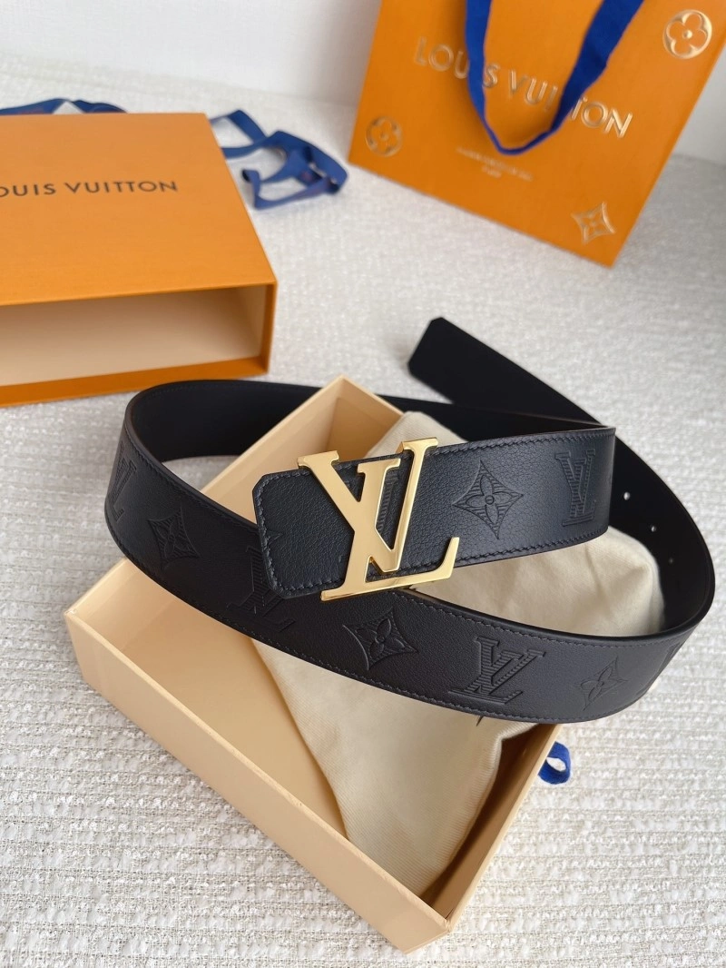 Versatile Louis Vuitton Belts 299765