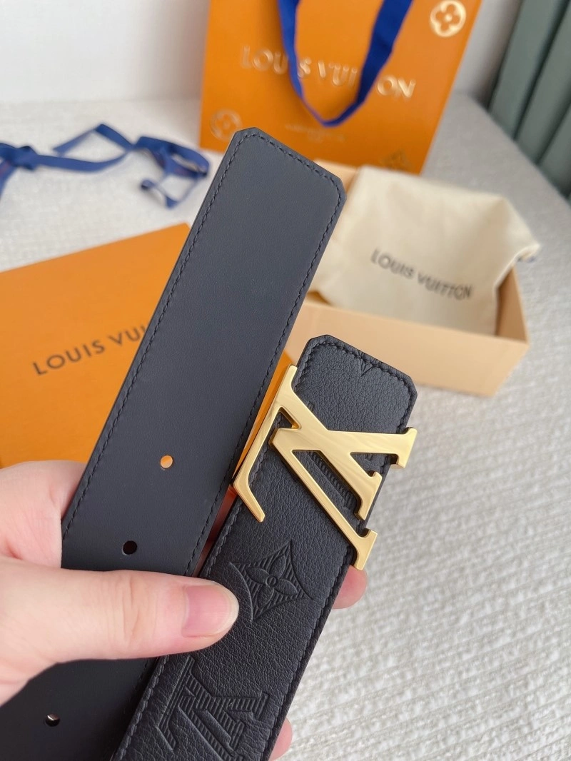 Versatile Louis Vuitton Belts 299765