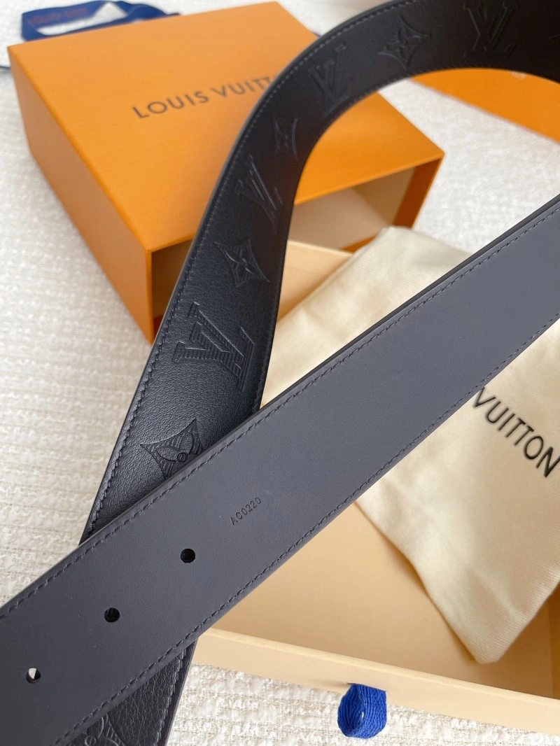 Versatile Louis Vuitton Belts 299765