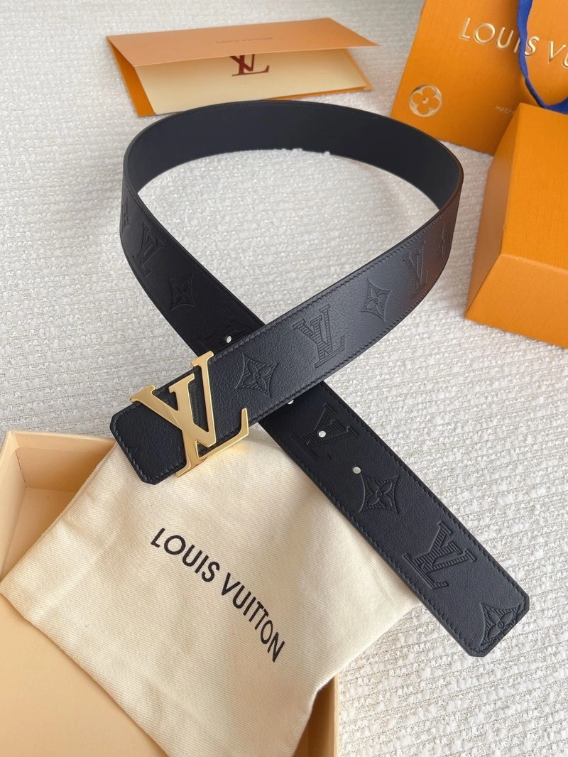 Versatile Louis Vuitton Belts 299765