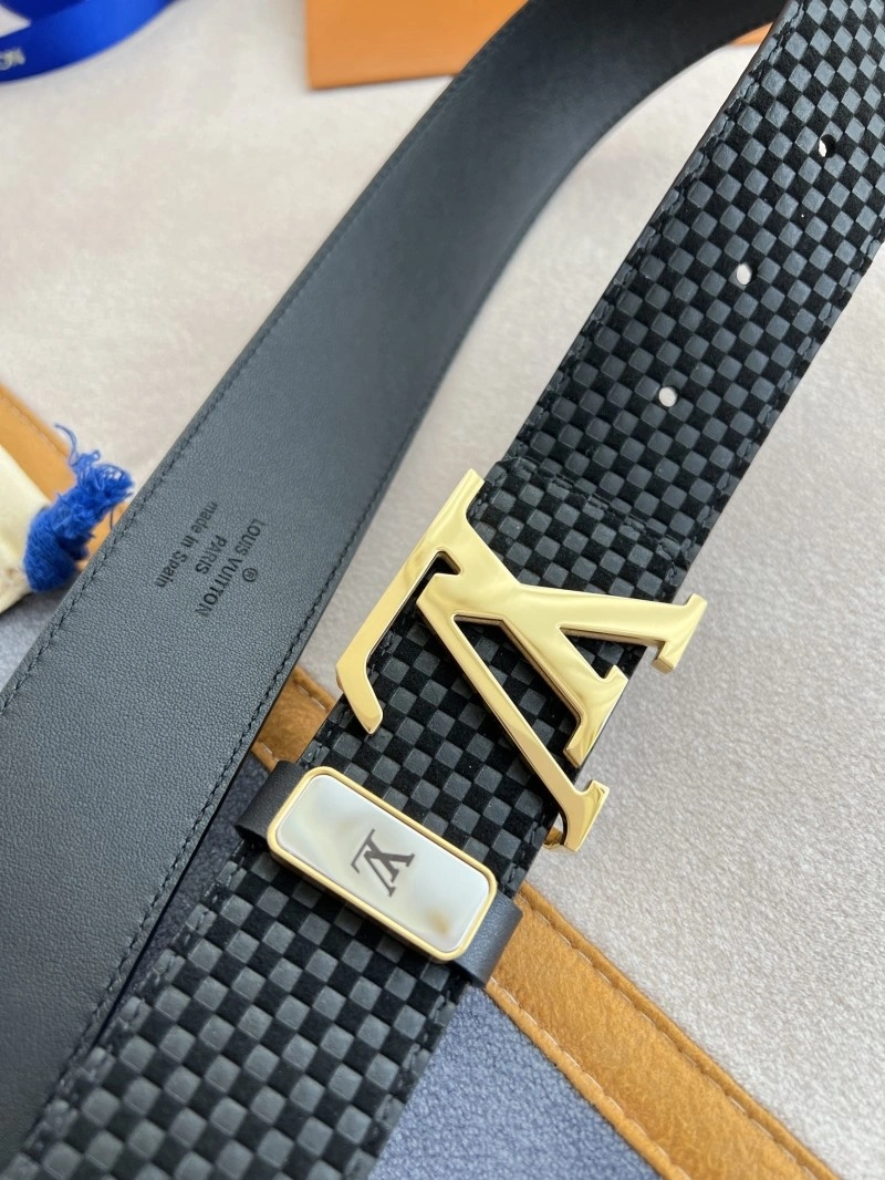 Functional Louis Vuitton Belts 299559