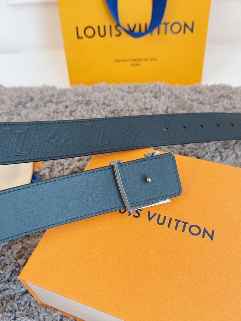 Minimalist Louis Vuitton Belts 299429