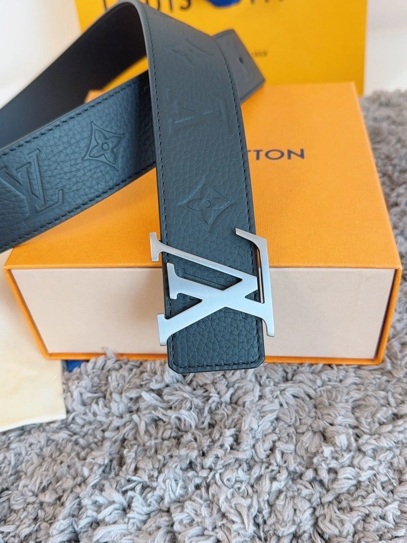 Minimalist Louis Vuitton Belts 299429