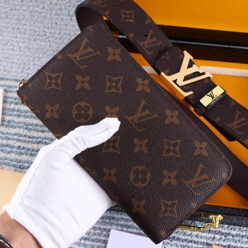 Bright Louis Vuitton Belts 299430