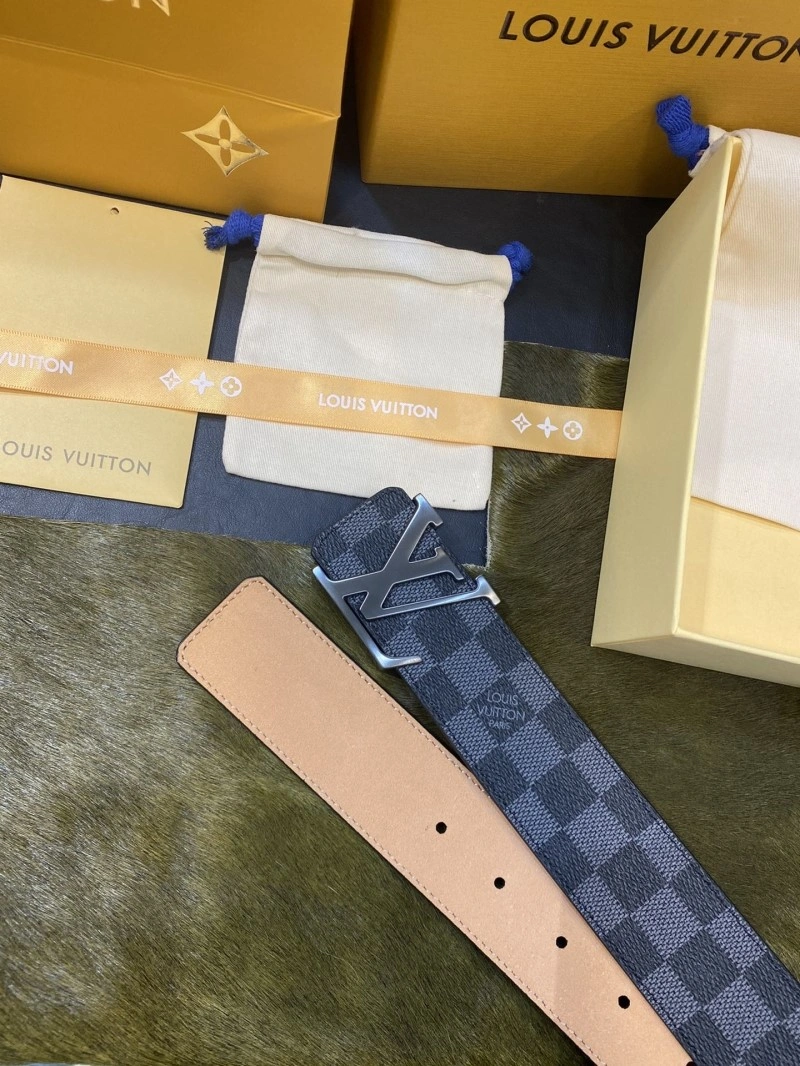 Modern Louis Vuitton Belts 299395