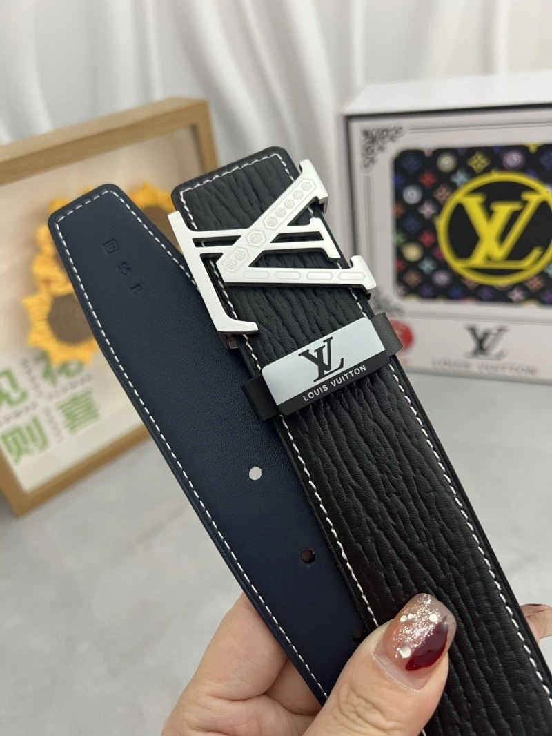 Trendsetting Louis Vuitton Belts 299355