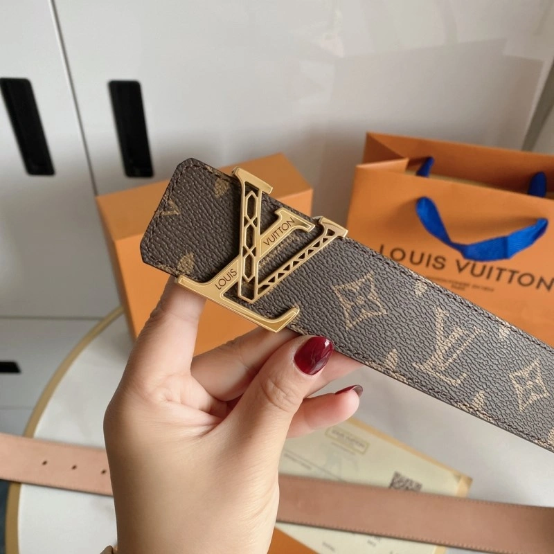 Minimalist Louis Vuitton Belts 299349