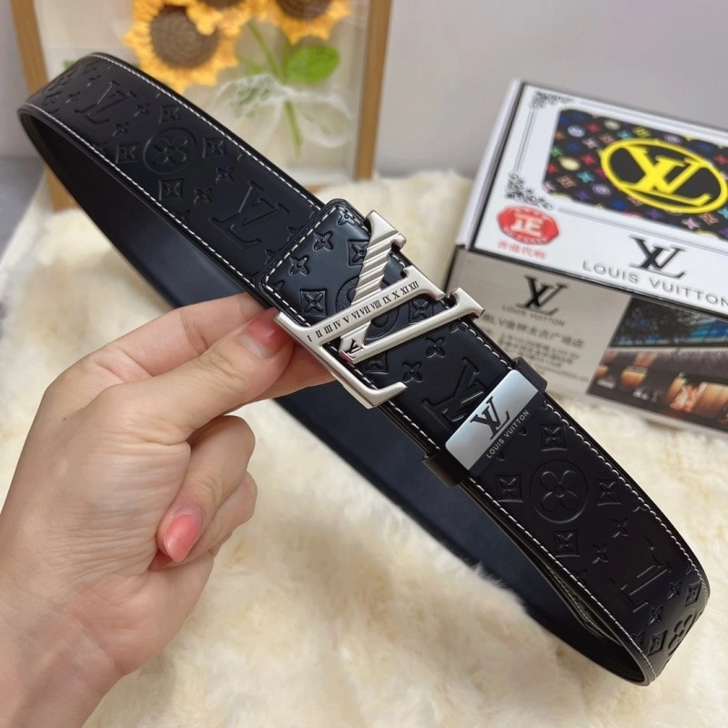 Functional Louis Vuitton Belts 298910