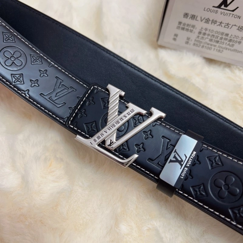 Functional Louis Vuitton Belts 298910