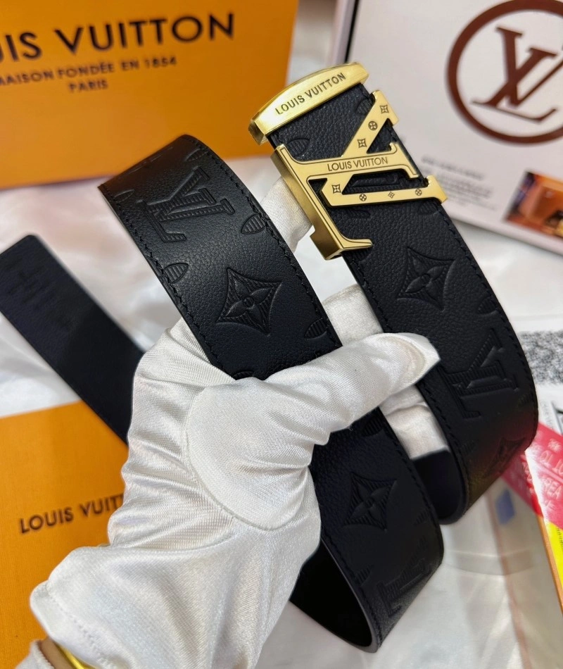 Louis Vuitton Belts ZipUp 298902