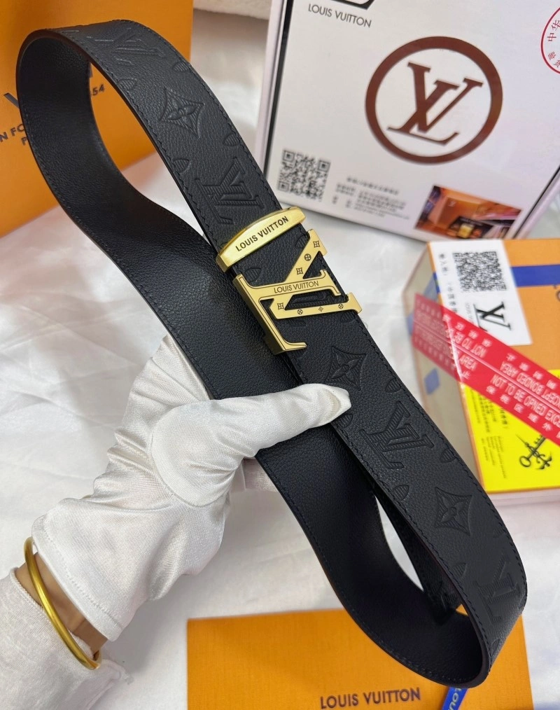 Louis Vuitton Belts ZipUp 298902