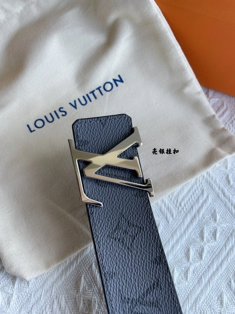 SmoothTexture Louis Vuitton Belts 298770