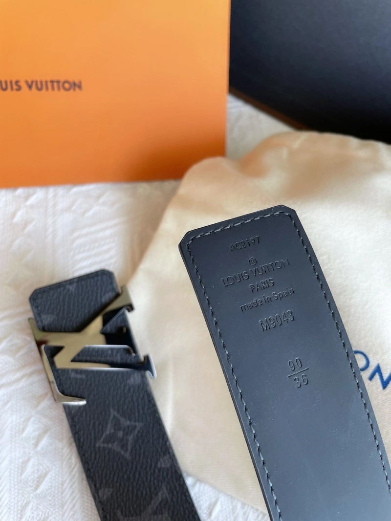 Bold Louis Vuitton Belts 298757