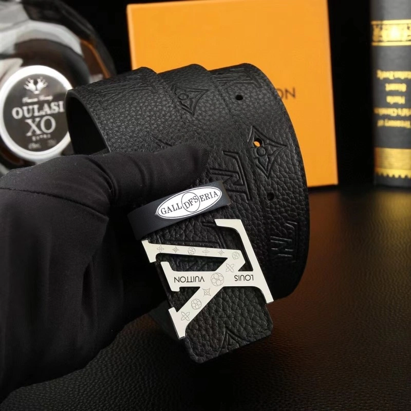 Lightweight Louis Vuitton Belts 298782