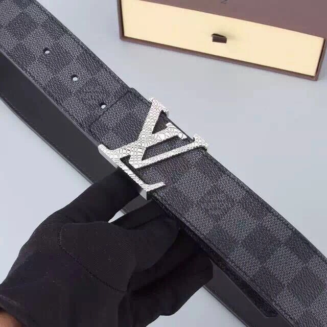 Louis Vuitton Belts UrbanChic 298620
